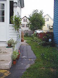 Lovely 2 Bedroom Apartment in 2 Family House in Lowell, MA (Photo 5 of 12)