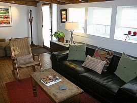 Cute 1 Bedroom Marina Style Apartment with Custom Upgrades in San Francisco, CA (Photo 2 of 8)