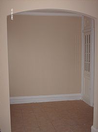 Spacious 1 Bedroom, 800 Sq. Ft. Apartment with Dishwasher in Hyde Park, IL (Photo 1 of 4)