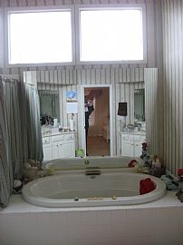 Beautiful 4 BR, 3.5 BA Colonial Home on Large Corner Lot in Lawrenceville, GA (Photo 8 of 12)