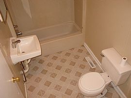 Beautiful 2 Bedroom Apartment in Prime Location in Salem, NJ (Photo 8 of 8)