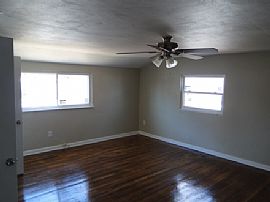 Fully Renovated 4 Bedroom in Kempsville with New Kitchen in Virginia Beach, VA (Photo 4 of 8)