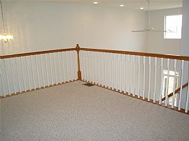 Luxury 2 Bedroom Townhouse with Loft in North Canton, OH (Photo 4 of 10)