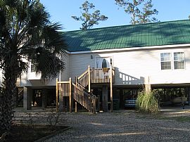 Beautiful 3 Bedroom Home with Wakulla River View!!  in Tallahassee, FL (Photo 2 of 5)