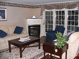 Luxury 3 Bedroom Townhouse with Fireplace and Garage in Worcester, MA