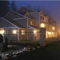 Excellent 3 Bedroom Townhouse - Price Reduced in Parkland, WA