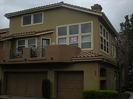 Gorgeous 2 Bedroom Townhome with Many Upgrades in Rancho Santa Margarita, CA