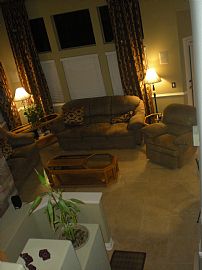 Gorgeous 2 Bedroom Townhome with Many Upgrades in Rancho Santa Margarita, CA (Photo 4 of 12)