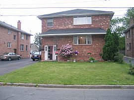 Beautiful 3 Bedroom Home with Finished Spacious Basement in Linden, NJ