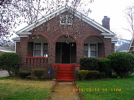Perfect 3 Bedroom Home with Wooden Floors Throughout in Atlanta, GA