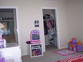 $900 / 1br - /1bath- Big Nice Condo with Garage and Storage  in San Diego, CA (Photo 9 of 9)