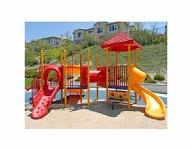 Beautiful 3 BR, 2 BA Condo with Spacious Kitchen includes Pantry in Valencia, CA (Photo 6 of 6)