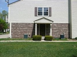 Clean, Quiet 2 Bedroom Condo with 1 Car Garage  in Walled Lake, MI