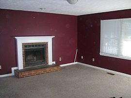 Cozy 3 Bedroom Home on  Large Lot in Swim/Tennis Neighborhood! in Kennesaw, GA (Photo 2 of 6)