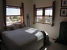 Cozy 2 Bedroom Home Zen-Like Atmosphere and Great Views in Santa Fe, NM (Photo 7 of 8)