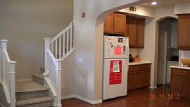 Wonderful 3 Bedroom Townhouse Near Jamboree and Irvin Blvd in Irvine, CA (Photo 3 of 12)