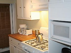 Affordable Luxury 2 Bedroom Apartment in Murray Hills! in New York, NY (Photo 5 of 10)