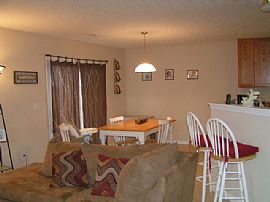 Beautiful 3 Bedroom Home with Gas Fireplace in Maineville, OH (Photo 6 of 12)