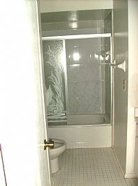 Outstanding 2 Bedroom Duplex Home Near Valencia in Orlando, FL (Photo 5 of 6)