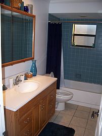 Cute 2 Bedroom with New Paint and Crown Molding Throughout in Bonita Springs, FL (Photo 5 of 6)