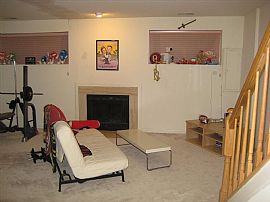 Beautiful 3 Bedroom Townhouse with Vaulted Ceilings in Silver Spring, MD (Photo 12 of 12)