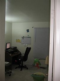 Beautiful 3 Bedroom Townhouse with Vaulted Ceilings in Silver Spring, MD (Photo 6 of 12)