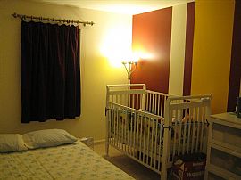 Beautiful 3 Bedroom Townhouse with Vaulted Ceilings in Silver Spring, MD (Photo 7 of 12)