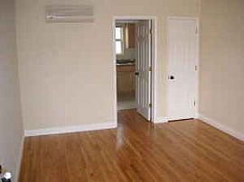 Bright, Large 1 Bedroom Studio Apartment with Re-done Kitchen!! in Toluca Lake, CA