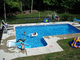 Quiet 4 Bedroom Home near Granville Schools in Newark, OH (Photo 2 of 2)