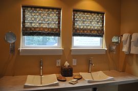 Enticing 2 Bedroom Lincoln Bungalow Home with Inside Laundry in Healdsburg, CA (Photo 3 of 10)