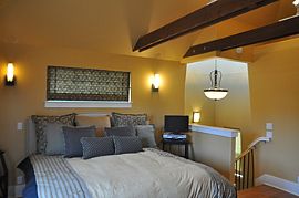 Enticing 2 Bedroom Lincoln Bungalow Home with Inside Laundry in Healdsburg, CA (Photo 5 of 10)