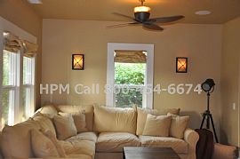 Enticing 2 Bedroom Lincoln Bungalow Home with Inside Laundry in Healdsburg, CA (Photo 8 of 10)