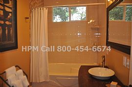 Enticing 2 Bedroom Lincoln Bungalow Home with Inside Laundry in Healdsburg, CA (Photo 9 of 10)