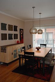 Pristine 2 Bedroom Townhouse Near Wrigley Field in Chicago, IL (Photo 2 of 5)