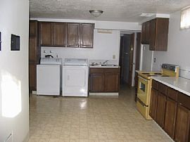 Large 2 Bedroom Apartment with Updated Washer and Dryer in Pocatello, ID (Photo 5 of 7)