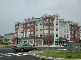 Sunny 2 Bedroom Condo Unit Near Lake in Upscale Cameron Station in Alexandria, VA (Photo 3 of 4)