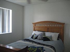 Resort Style 2 Bedroom Condo with Spacious Kitchen in West Palm Beach, FL (Photo 6 of 8)