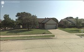 Nice 3 Bedroom Corner Lot Home - Near Lake - $1100 in Rowlett, TX