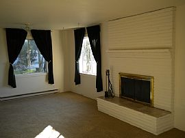 Cozy 2 Bedroom Home with Water View - Garage and Studio in Freeland, WA (Photo 4 of 6)