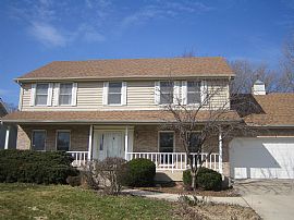Spacious 4 Bedroom Single Home with 2.5 Car Garage - $2200 in Clarendon Hills, IL