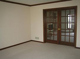 Spacious 4 Bedroom Single Home with 2.5 Car Garage - $2200 in Clarendon Hills, IL (Photo 4 of 6)