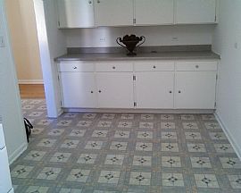 Sharp 3 Bedroom Home Is in Great School District in Mount Prospect, IL (Photo 6 of 9)