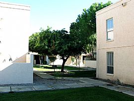 FURNISHED 2 Bedroom Condo in Quiet Community in Mesa, AZ (Photo 4 of 10)