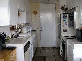 Grand 1 Bedroom Penthouse Unit Condo on Wilshire Corridor in Los Angeles, CA (Photo 1 of 10)