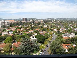 Grand 1 Bedroom Penthouse Unit Condo on Wilshire Corridor in Los Angeles, CA