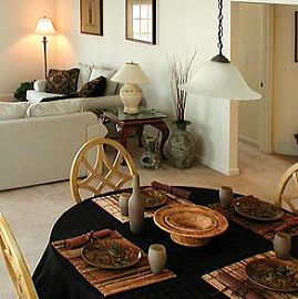 Huge 2 Bedroom Apartment that Feels Like a Townhouse in Aurora, IL (Photo 3 of 3)