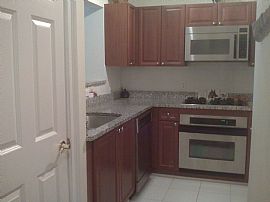 Gorgeous 2 Bedroom Corner Unit Condo Near Lenox Mall in Atlanta, GA (Photo 4 of 11)
