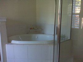 Gorgeous 2 Bedroom Corner Unit Condo Near Lenox Mall in Atlanta, GA (Photo 8 of 11)