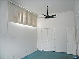 Excellent 6 Bedroom Home with In-Law Apartment  in Fair Lawn, NJ (Photo 5 of 5)