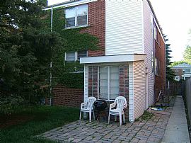 Spacious 3 BR, 1.5 BA Apartment in NW Evanston in Evanston, IL